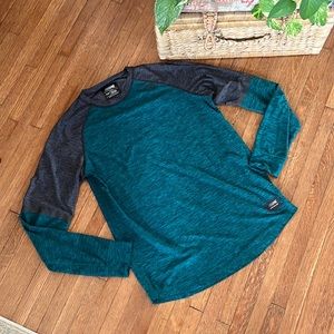 American Eagle flex long sleeve